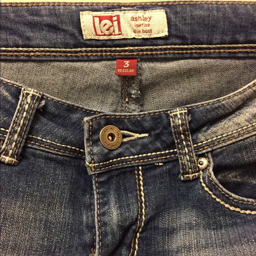 l.e.i. Ashley Low Rise Boot Cut - Picture 3 of 5